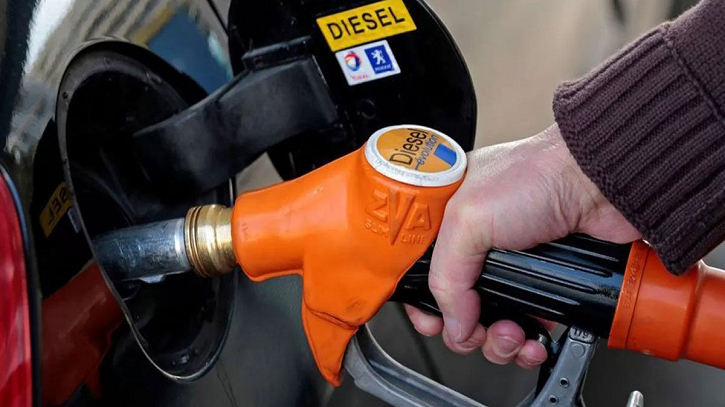 বিশ্ববাজারে অস্থিরতা, তেলের দাম আবারও বেড়ে ১০০ ডলার ছুঁইছুঁই