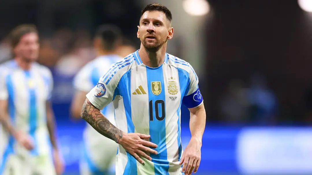 বিশ্বকাপের আগে মেসির নামে মামলা